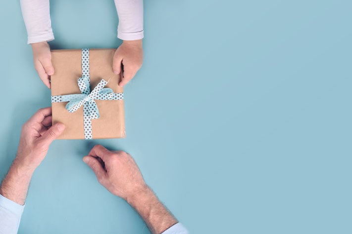 How to Package Dads and Grads Gifts for Shipping